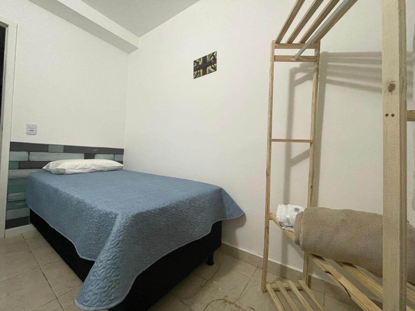 Quarto Individual Econômico