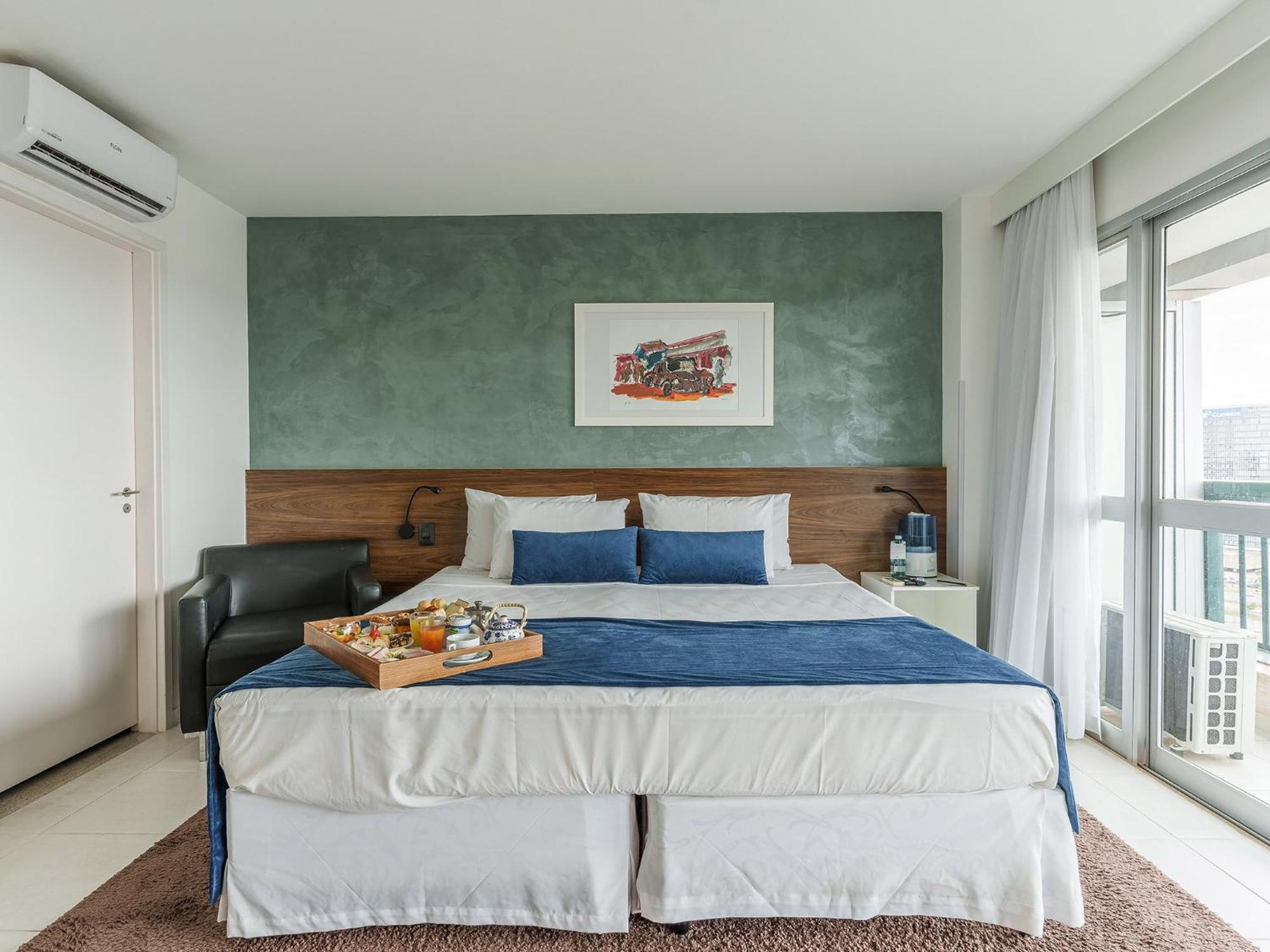 Deluxe Room (2 Adults + 1 Child),1627229539:JPEG