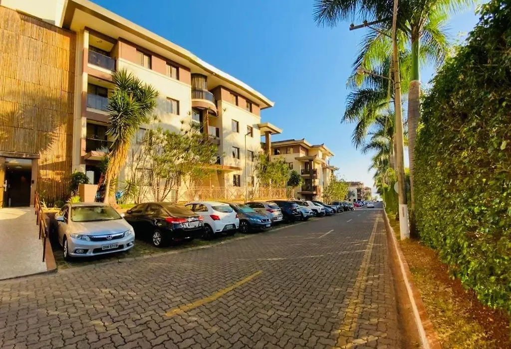 Apt 2 Suites No Life Resort Com Vista Parcial Para O Lago E Lazer Completo-1