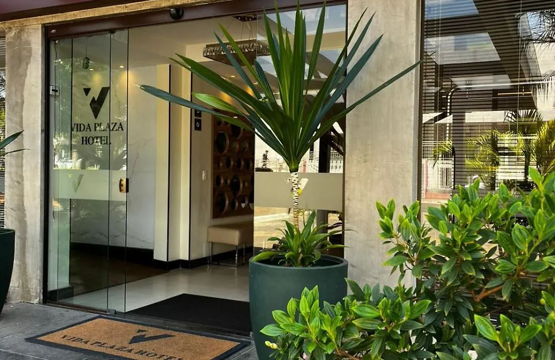 Vida Plaza Hotel-1