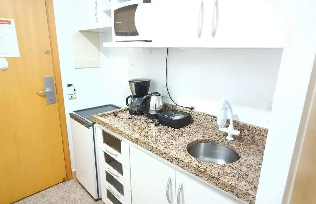 RARIDADE!!! - Flat de Alto Padrão - Preço Imbatível - Cama King Size - Muitos Eletrodomésticos - Limpeza Diária Gratuita-1