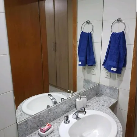 Flat Biarritz Setor Hoteleiro Norte Quarto 106-2