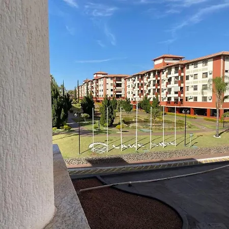 Lindo Flat Reformado No Lake Side.-2