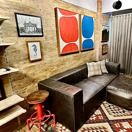 Saint Moritz Express Flat Particular com Garagem, Estilo Industrial no Coração de Brasília-3