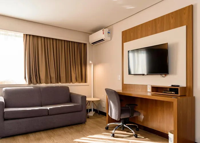 Brasilia 4 Star Hotels near Itamaraty Palace